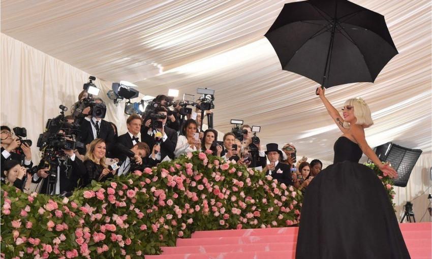 Какие наряды выбрали звезды для Met Gala 2019