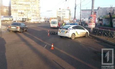В центре города автомобиль сбил велосипедиста