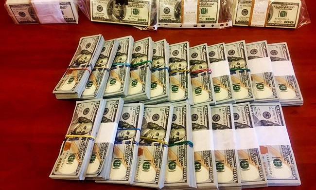 У священика Києво-Печерської лаври вилучили незадекларовані 52,7 тисячі доларів на кордоні з Росією