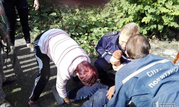 Сегодня в Кривом Роге женщина провалилась в канализационный люк