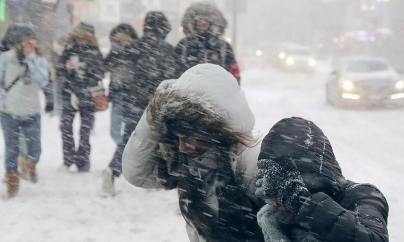 На Украину надвигается снежная буря и сильнейший ветер