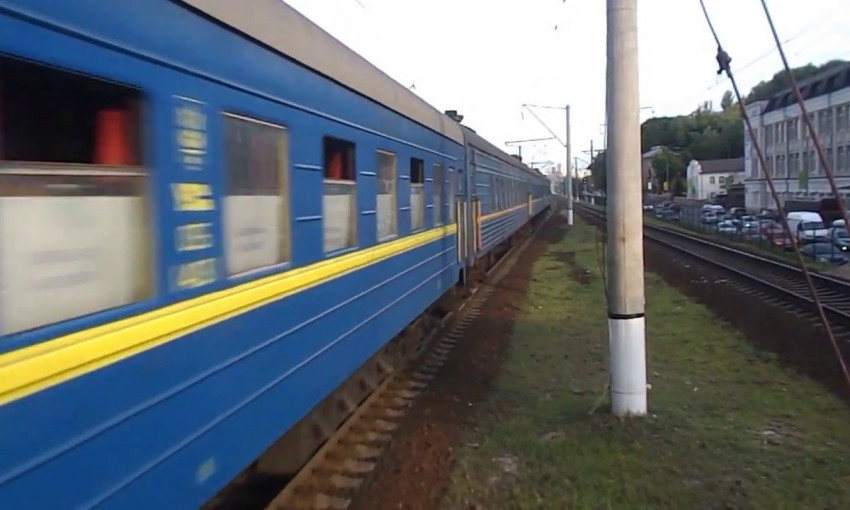 Поезда снова будут останавливаться в Луцке и Тернополе