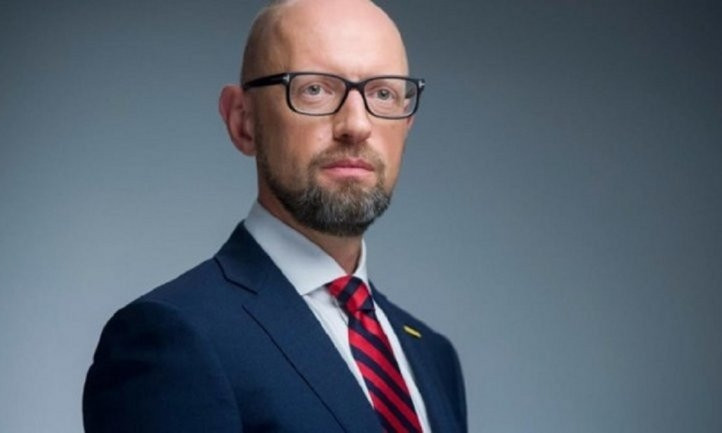 Арсений Яценюк призвал украинскую власть показать «хотя бы перепелиные яйца»