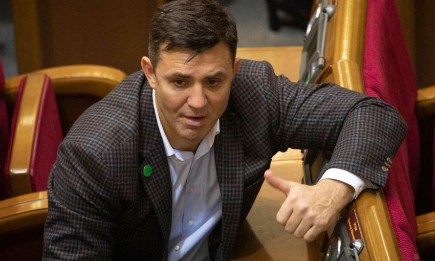 В "Слуге народа" заявили, что с Николаем Тищенко после скандальной вечеринки должен разбираться Арахамия