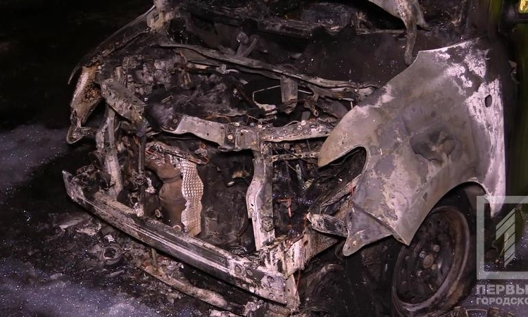 Вчера в Кривом Роге горела иномарка, принадлежавшая бизнесмену