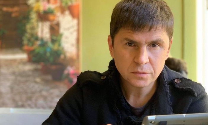 Советник главы ОП Михаил Подоляк сказал о возможности отправки в отставку некоторых министров Зеленским