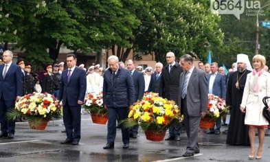 Почему на цветы городские власти выделили в 10 раз больше денег, чем на помощь освободителям Кривого Рога
