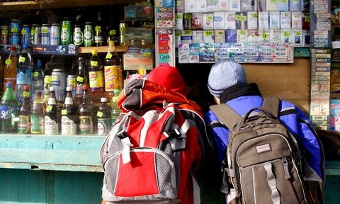 Предпринимателей оштрафовали за продажу алкоголя и табака детям