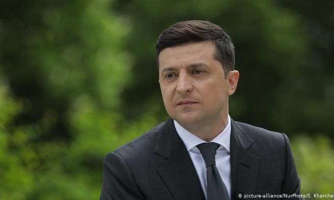 Владимир Зеленский опубликовал видео своего вояжа по Украине и пожаловался на проблемы со всех сторон (ВИДЕО)