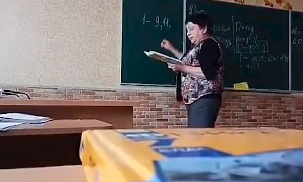 «Ты – с*ка! Ты- тварь!»: скандальное видео со столичной учительницей