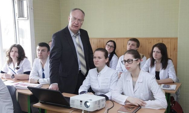 Університет Богомольця оголосив безстроковий страйк: студенти та трудколектив проти Супрун
