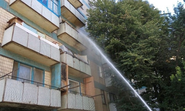 В Кривом Роге горел балкон жилого дома
