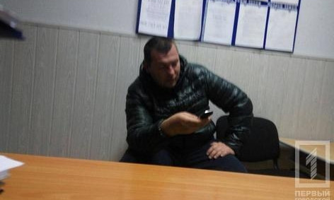 Замглавы Покровского райсовета - Дмитрий Левченко устроил пьяный дебош