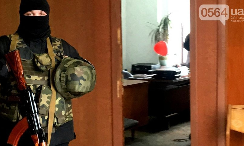 В прокуратуре объяснили почему в горисполкоме обыск и в чем именно обвиняют криворожских чиновников