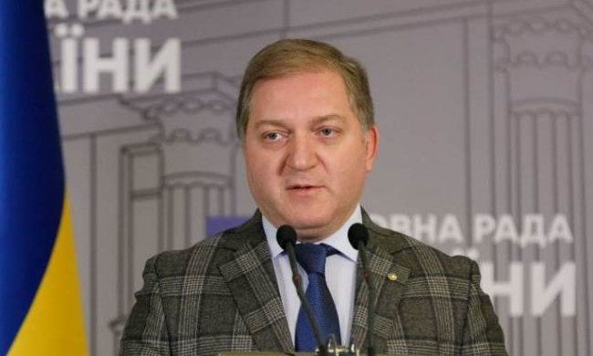 Депутата от "ОПЗЖ" застукали в сессионном зале за интересным занятием (ФОТО)