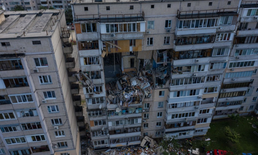 Взрыв в киевской многоэтажке: дом может разрушиться в любой момент, жителей переселяют в интернат 