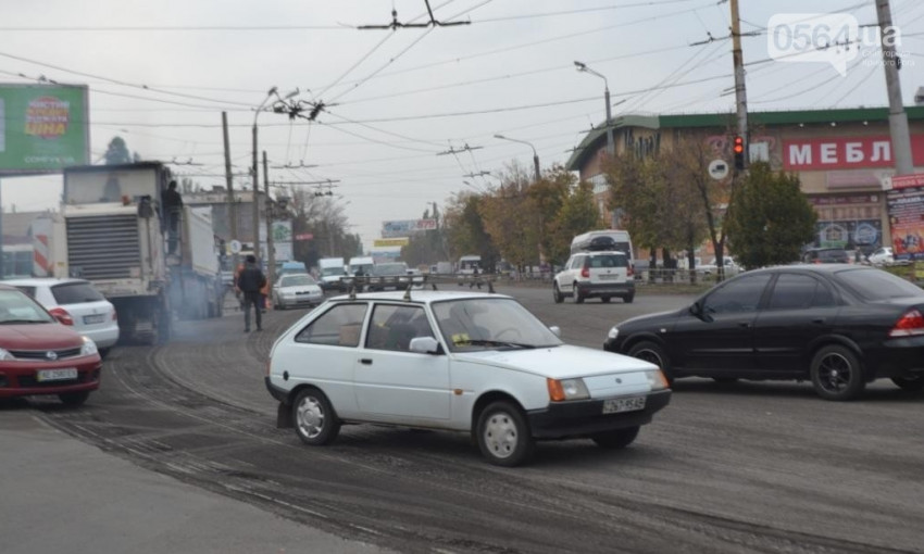 В Кривом Роге начали ремонт дороги возле Центрального рынка