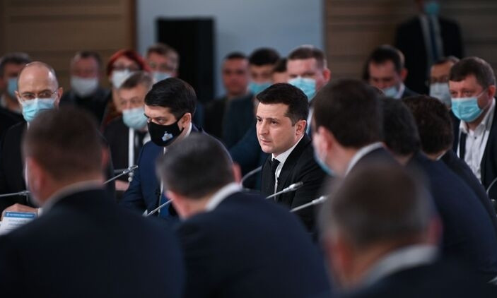 Немецкая газета пишет о глубоком разочаровании украинцев и Запада в президенте Украины