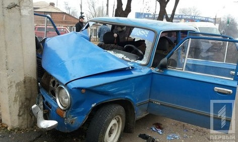 Резкий поворот руля - и тройная авария