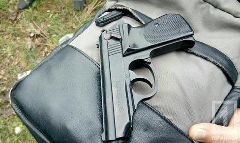 В Кривом Роге мужчина ограбил знакомого, угрожая оружием 