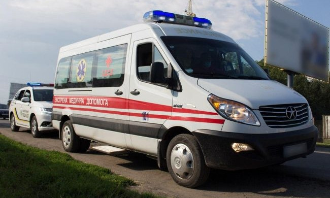В Запорожье неадекват едва не разгромил машину скорой помощи
