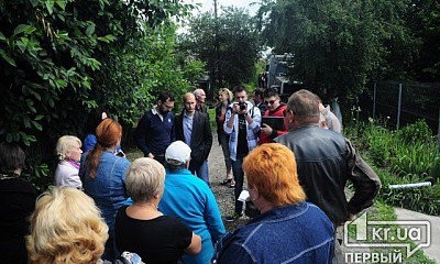 Из-за забитой дренажной системы жители Веселых Тернов могут остаться без своих домов