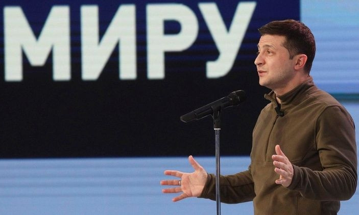 Зеленский обсудил с Путиным следующую встречу на саммите в "нормандском формате"