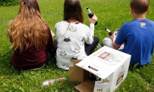 За распитие алкоголя с несовершеннолетним житель Кривого Рога заплатит 102 гривны