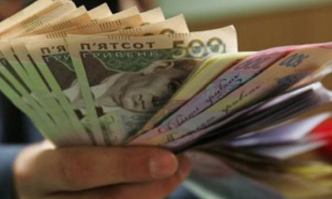 Українці почали активніше класти гроші на депозит у гривні