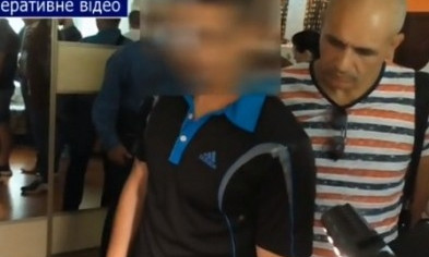 В сети появилось ВИДЕО задержания преступной группировки в  Кривом Роге