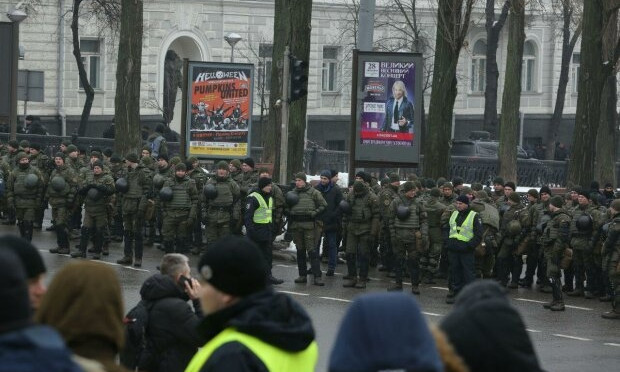 Столицу Украины оцепили силовики (ФОТО)