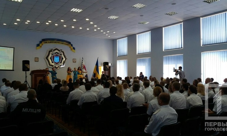 Сегодня в Кривом Роге прошел концерт в честь патрульных полицейских