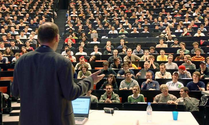 Украину придумали масоны: в одесском ВУЗе оскандалился преподаватель (ВИДЕО)