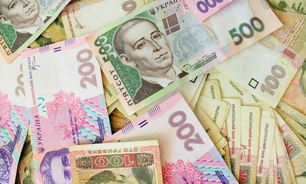 200 миллионов гривен на зарплаты учителям и врачам: долги будут закрыты  