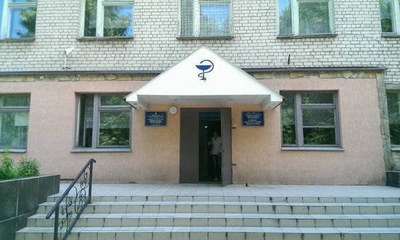 Криворожанка выпала с третьего этажа больницы