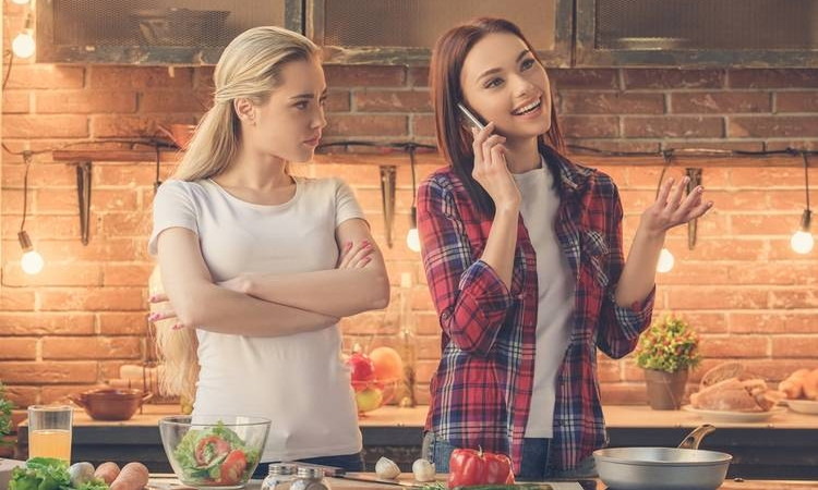 Токсичная подруга: как ее распознать