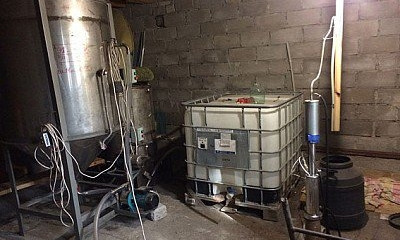 Криворожанин изготовлял "паленую" водку, из-за которой пострадали люди