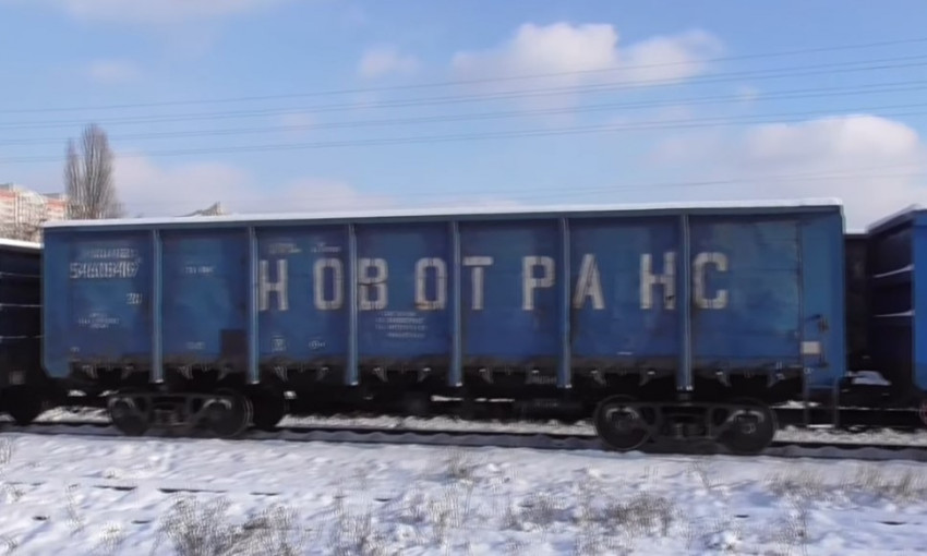 Покупаем у агрессора: журналист показал на железной дороге в Киеве бесчисленное количество вагонов с российским углем (ВИДЕО)