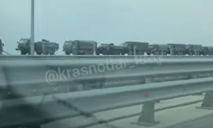 Через крымский мост на оккупированный полуостров массово направляется тяжелая техника (ВИДЕО)