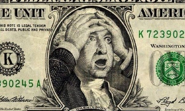 В Украине снова бросились скупать валюту