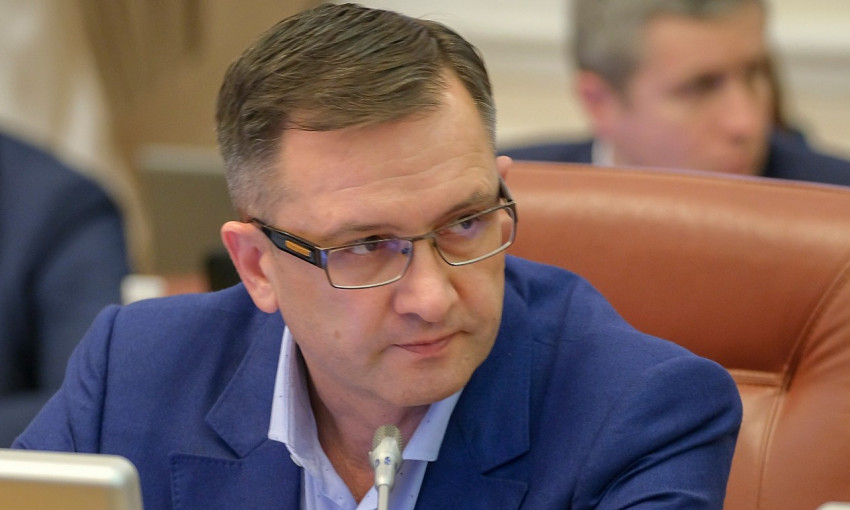 "Страна приближается к экономическому армагеддону", - подавший в отставку советник главы ОП предрекает крах экономики