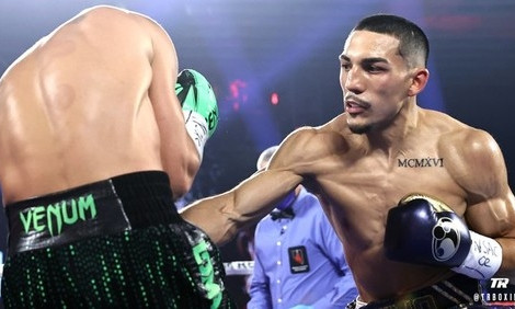Василий Ломаченко проиграл бой за звание абсолютного чемпиона мира