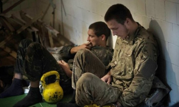 19-річний український воїн потрапив у полон до бойовиків: хлопця катують