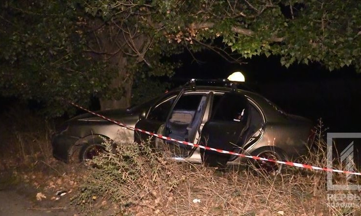 В Кривом Роге пассажир изрезал водителя такси