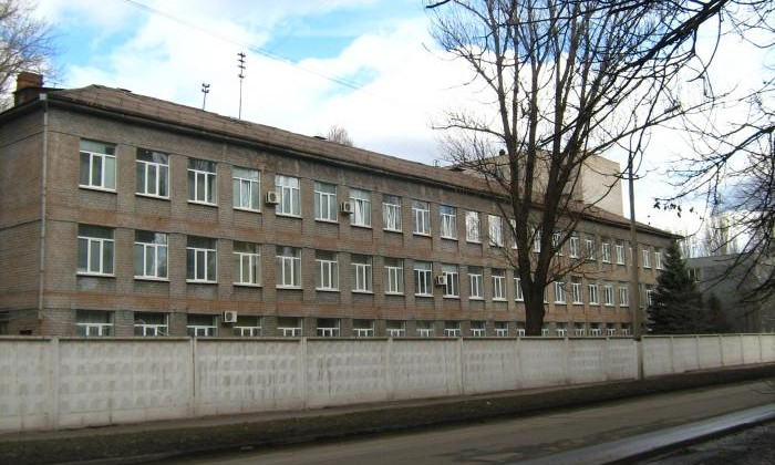 Выпускники Криворожского военного лицея разломали каравай желаний