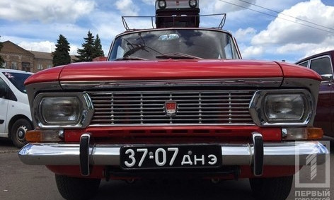 В Кривом Роге состоялась выставка ретро-автомобилей