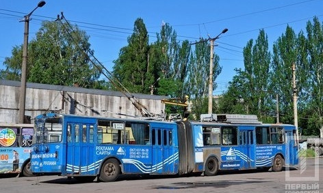 Еще один из криворожских троллейбусов-"гармошек" станет короче