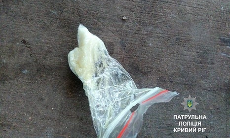 На Мусоргского задержали криворожанина с пакетом "метамфетамина"