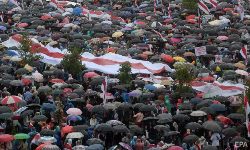В Минске 100 тысяч человек вышли на протестный марш (ФОТО)