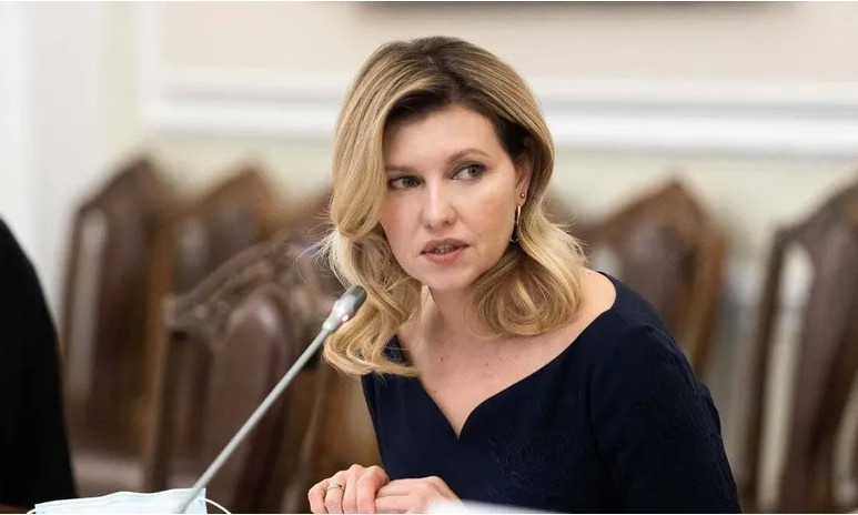Елена Зеленская в новом элегантном образе провела встречу с министром, мэрами и председателями ОГА (ФОТО)